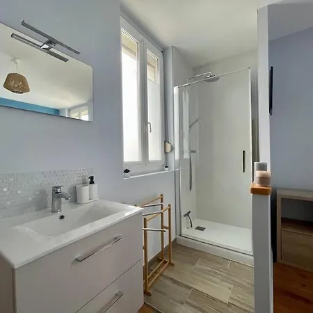 Chez Gab N' Ju By Melrose