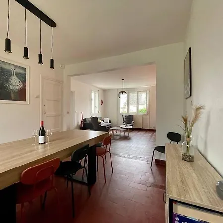 Chez Gab N' Ju By Melrose *